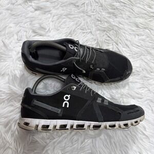 On Cloud 5 Sneakers Mens 9 Black Running Athletic Gym Shoes Road Training